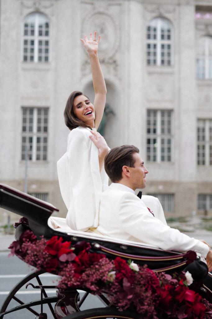 Romantische Hochzeit in Salzburg - Kutschenfahrt, Manuela Iliev Hochzeitsplanerin